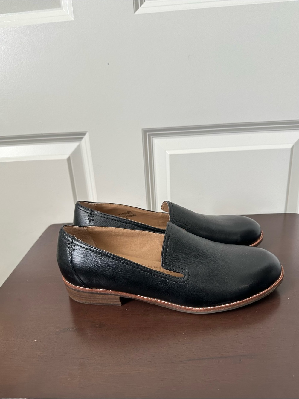 Earth Black Leather Edna Loafer Size 9.5 Wide